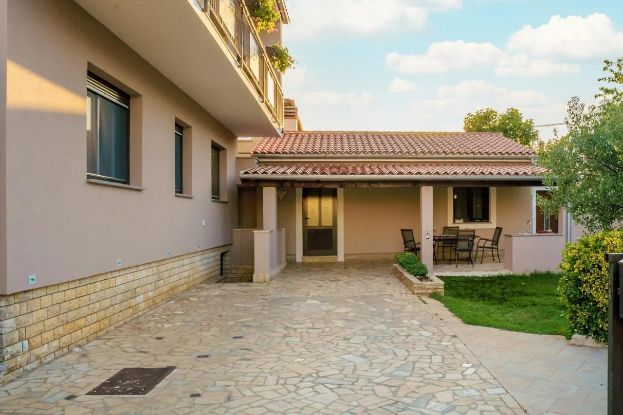 Argonave 6 Apartment بولا